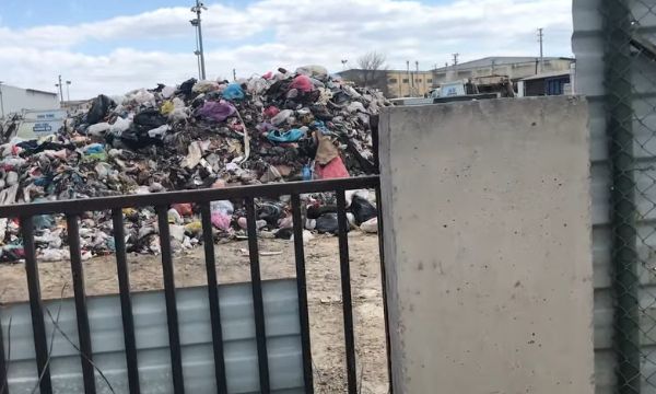 Çöplük değil Gaziemir Belediyesi!